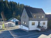 Mehrgenerationenhaus plus Kfz Werkstatt, Außenpool und...