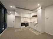 MELBOURNE GRAND: INCREDIBLE TWO BEDROOM APARTMENT