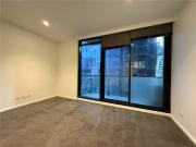 Melbourne One: One Bedroom Apartment Close to Everything!