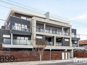 Melbourne's Cultural Precinct 2 bedrooms & study at...