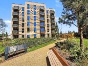 Memorial Avenue, Slough SL1, 2 bed flat to rent, £1,900...