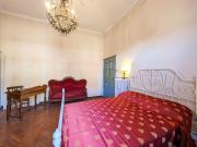 Mentana Rooms red