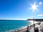 Menton, face à la mer, 3 pièces avec terrasse et garage...