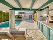Menton, Garavan, villa piscine jardin double garage...
