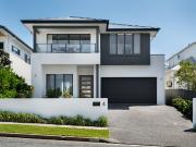 Merewether Lifestyle without the Upkeep in Spacious...