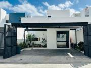 MERIDA VENTA DE CASA EQUIPADA DE 3 RECAMARAS Y PISCINA...