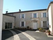 ? MERIGNAC 16 A vendre MAISON DE CARACTERE en Pierre...