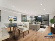 METICULOUSLY DESIGNED LUXURY TOWNHOUSE