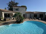 Mèze – Élégante villa avec piscine et grand jardin....