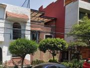 MGO PRECIOSA CASA DE REMATE MUY BIEN UBICADA EN LA...