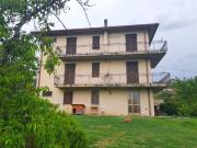 MI 1203 IN ESCLUSIVA Villa trifamigliare ideale per...
