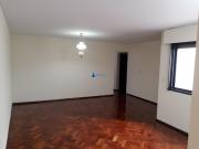 Microcentro. Amplio semipiso. Patio. Frontal. Primer piso