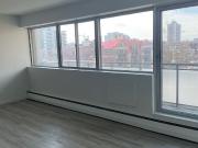 Mid rise apartment building in Centretown One month free...