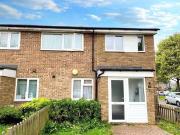 Mid Terrace Flat to rent, Ripon Road, Stevenage, SG1...