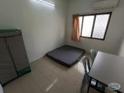 Middle Room at SS2 Bathroom Near to Chow Yang, Atria Mall