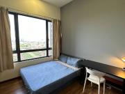 Middle Room fully furnished with queen bed @petalz...