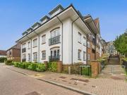 Middle Village, Bolnore Village, 2 Bedroom Flat