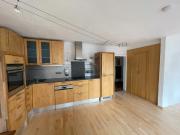 Miete: 2 Zimmer Dachgeschosswohnung mit guter Anbindung