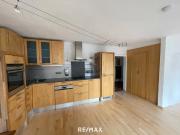 Miete: 2 Zimmer Dachgeschosswohnung mit guter Anbindung