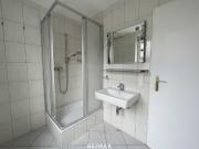 Miete: 4,5 Zimmer Wohnung mit Balkon in zentraler Lage...