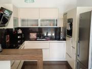 Miete. Neuwertige Wohnung mit Terrasse und Garten in...