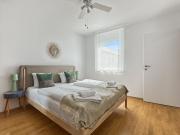 Miete: Vollmöblierte zentral begehbare 2 Zimmer Wohnung...