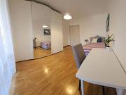 Milano Ampia stanza singola con terrazzo in appartamento...