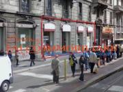 MILANO, VIA FARINI AFFITTASI NEGOZIO 4 LUCI 150 MQ