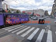 MILANO, VIA FARINI AFFITTASI NEGOZIO MULTIVETRINE 330 MQ