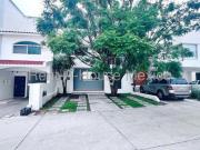 Milenio III VENTA. Casa con 3 terrazas, 3 recámaras,...