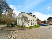 Mill Close, Bagshot, Surrey GU19, 2 bed flat to rent,...