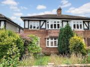 Mill Vale, Bromley BR2, 2 bed maisonette to rent, £1,700...