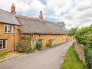 Milton, Near Banbury OX15, 3 bed cottage to rent, £1,750...