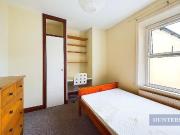 5 bedroom House To Let Total Size: 1088 SQ FT