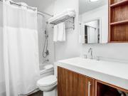 61 Yorkville Avenue, Toronto, Ontario, M5R 3V6 Bay St. &...