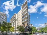 Mirvac built Spacious 2 bedroom Apartment with North facing