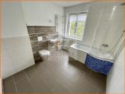 Mit Einbauküche! Moderne 3 Raum Whg. mit Balkon, Wanne...