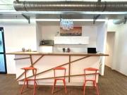 Mit Pool vor der Tür und Dachterrasse. Büro in...