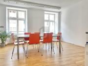 MIT RHEINBLICK, IM ZENTRUM