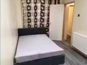 Mitcham Room in a Shared House, Haslemere Avenue, CR4 To R.
