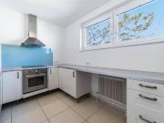 Mitten im Achten: Schöne 3 Zimmer mit kleiner Terrasse...