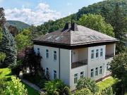 Mitten im Grünen & im Villenviertel: exklusive...