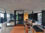 Mobiliado decorado frente do shopping