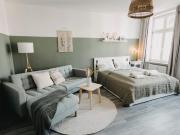 Möblierte 1 Raum Wohnung mit luxuriöser Innenausstattung