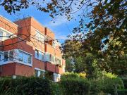 Möblierte 2 Zimmer Wohnung mit Loggia und Parkplatz