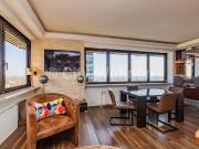 Möblierte 2 Zimmer Wohnung über den Dächern der Stadt im...