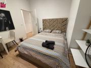 Möblierte 4 schlaf Zimmer EG Wohnung mit Lichthof – nur...