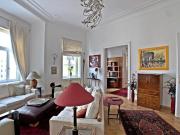 möblierte Altbauwohnung in wunderschönem Altbauhaus