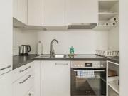 Möblierte Balkonwohnung mit 2 Zimmern in den TrIIIple Towers