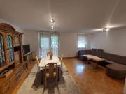 Möblierte Wohnung mit Balkon, Einbauküche im 1.Obergeschoss